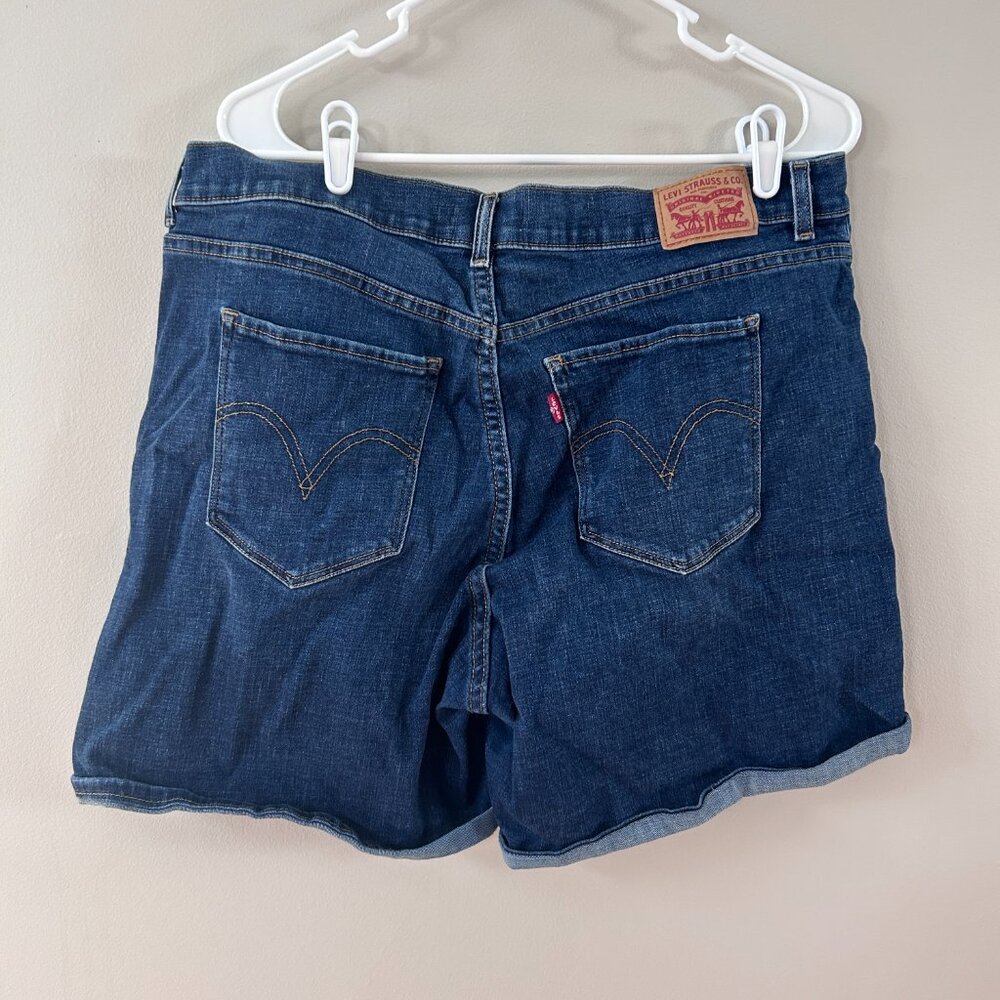 Levi's Classic Denim Shorts Size 32 - Picture 4 of 5